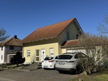 Stra�enansicht 2 Leimersheim: Niedrigenergiehaus auf gro�em Grundst�ck in toller Lage
