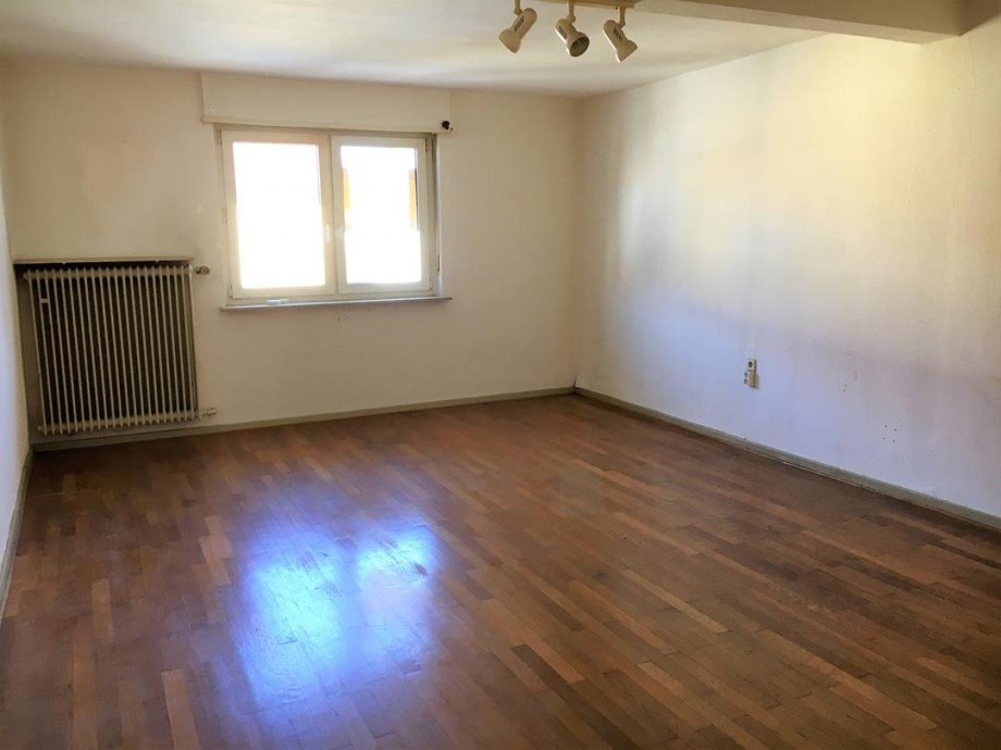 Zimmer 2 OG Einfamilienhaus R�lzheim