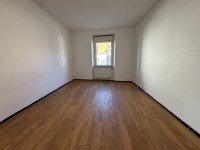 Bild (2cc4fc3e3cbc8c2df15eba2f640319a4): Vielseitiges Wohngeb�ude im Herzen von Westheim � modernisiert und bereit f�r neue Ideen
