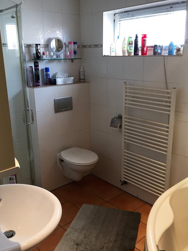 Badezimmer OG Mehrfamilienhaus Westheim