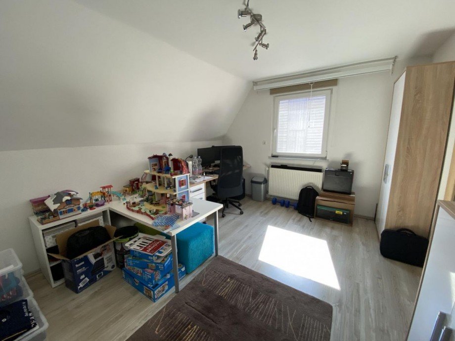 Zimmer 3 Einfamilienhaus Hatzenb�hl