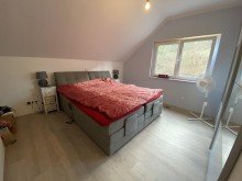 Schlafzimmer 1 Leinsweiler: Neuwertiges Einfamilienhaus in Toplage