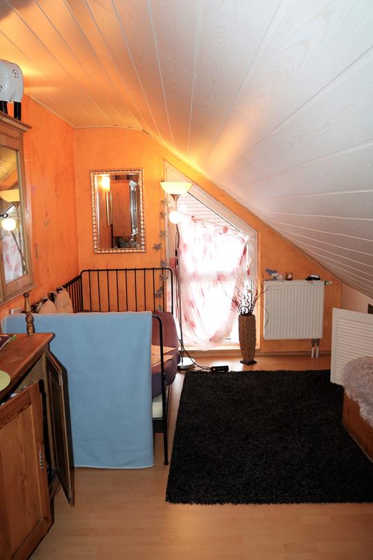 Zimmer 2 DG Doppelhaush�lfte Bellheim