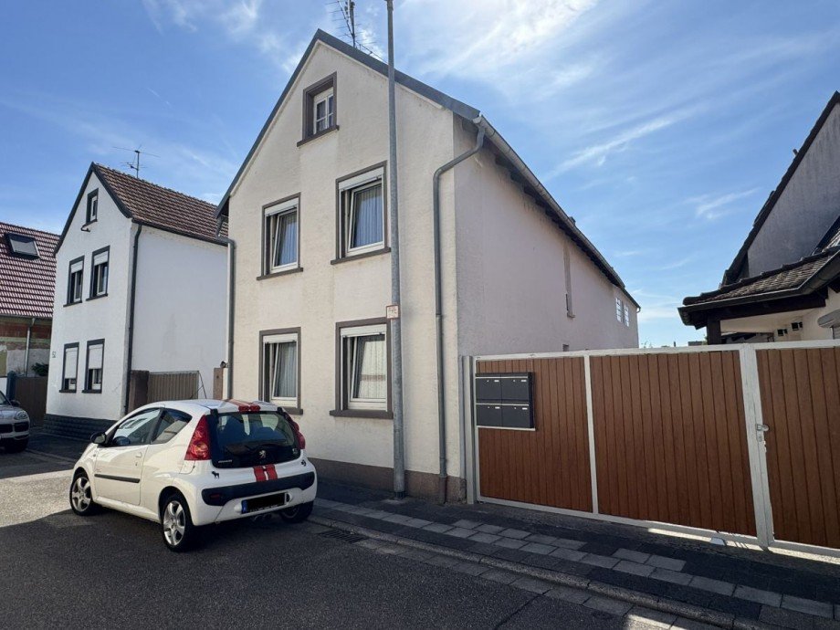 Stra�enansicht 2 Einfamilienhaus R�lzheim