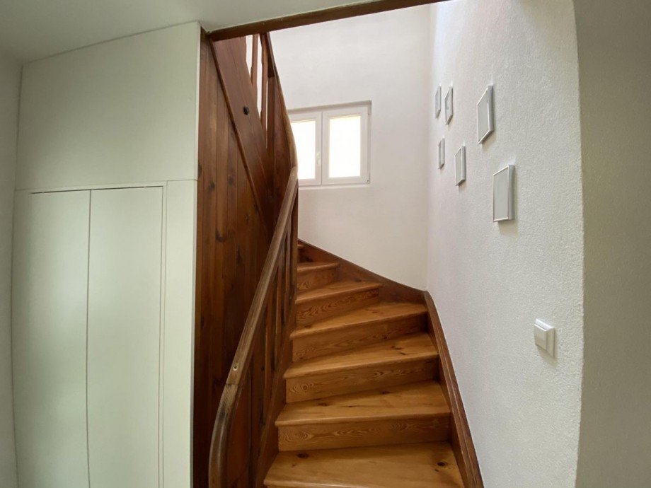 Treppe zum OG Einfamilienhaus Hatzenb�hl