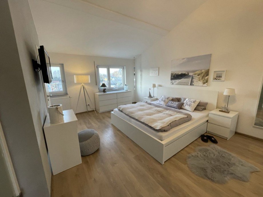 8 Elternschlafzimmer Reihenmittelhaus Weingarten