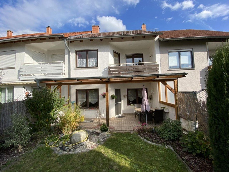 12. Ansicht vom Garten Reihenmittelhaus Landau