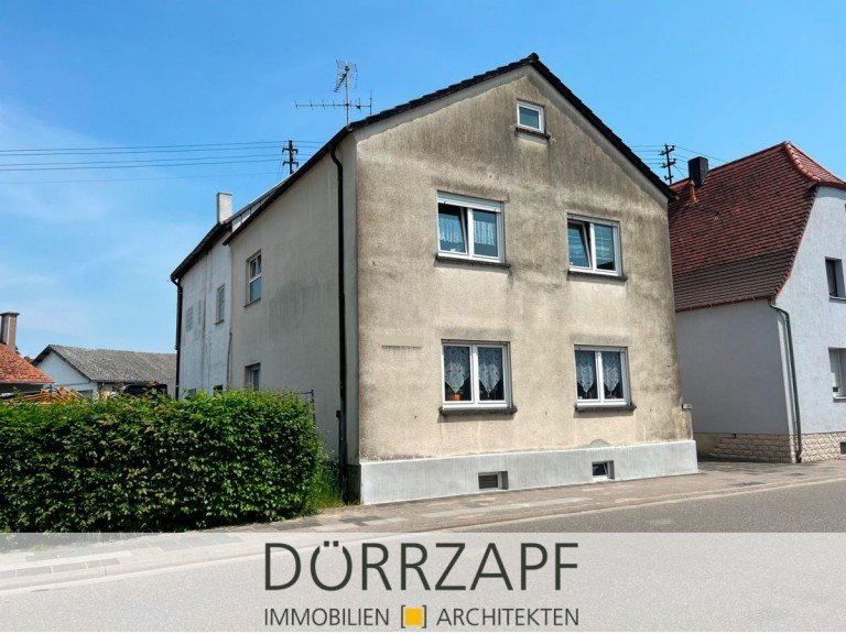 Stra�enansicht Kuhardt Haus Kuhardt: gro�es, renoviertes Einfamilienhaus mit weiterem Ausbaupotenzial.