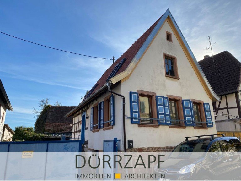 Stra�enansicht Wohnhaus Landau Einfamilienhaus Wollmesheim: charmantes, kleines Fachwerkhaus mit Nebengeb�ude und Scheune