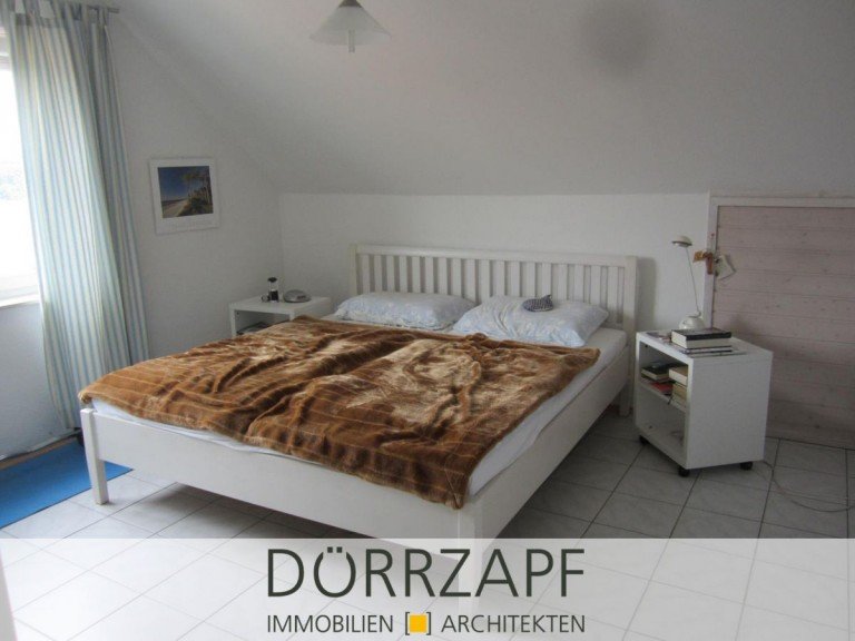 Titelbild Kuhardt Dachgeschosswohnung 4,5 ZKB, Balkon, Stellplatz