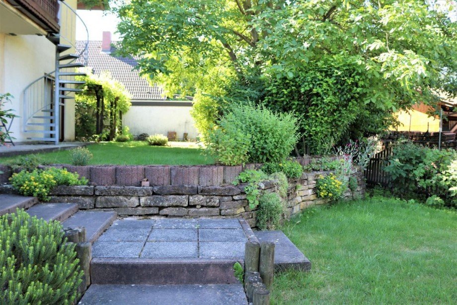 Garten 4 Zweifamilienhaus Weingarten
