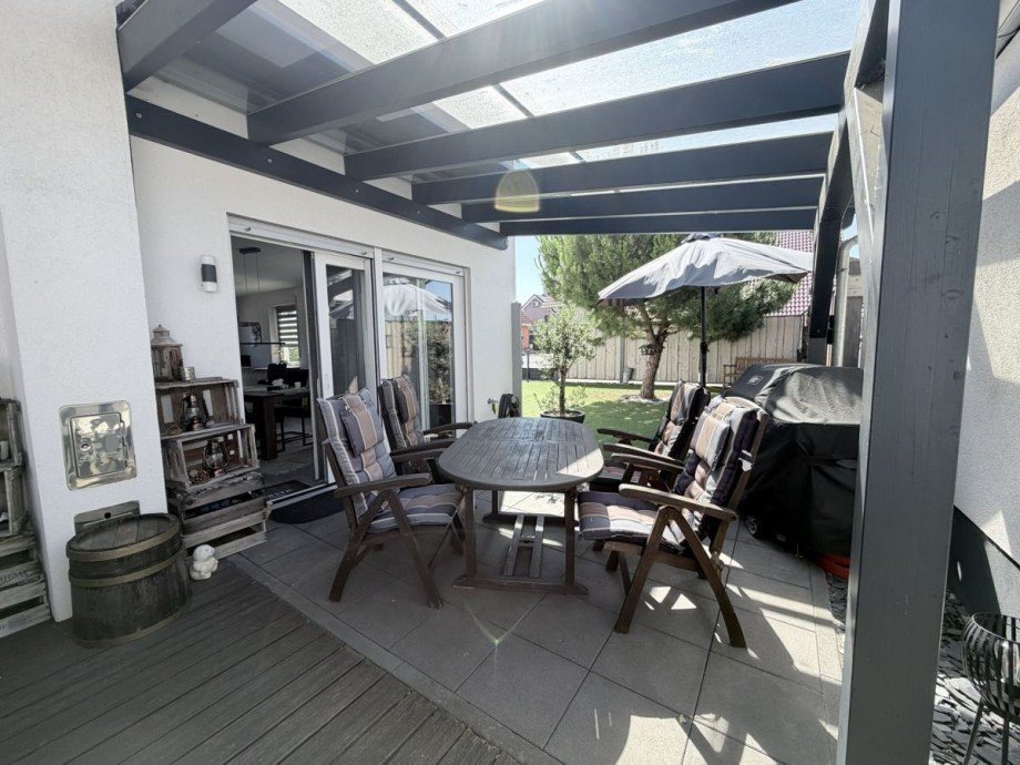 �berdachte Terrasse Einfamilienhaus H�rdt
