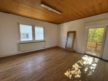 24 Vielseitiges Wohngeb�ude im Herzen von Westheim � modernisiert und bereit f�r neue Ideen