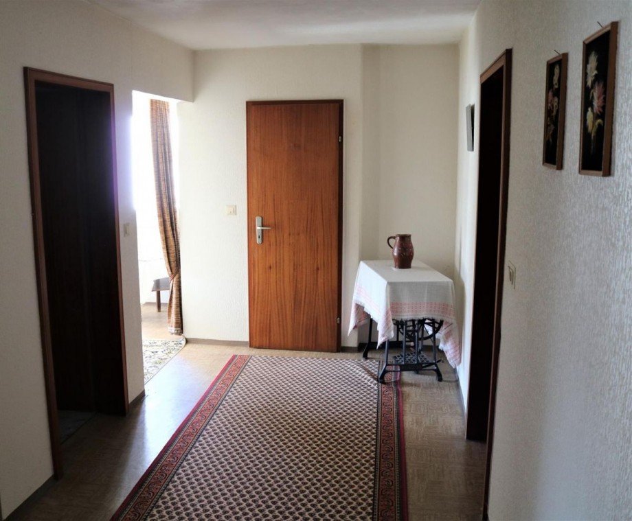 Flur OG Einfamilienhaus R�lzheim