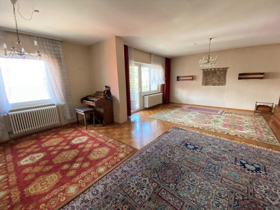 Zimmer mit Balkon im OG Einfamilienhaus R�lzheim