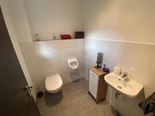 WC Leinsweiler: Neuwertiges Einfamilienhaus in Toplage