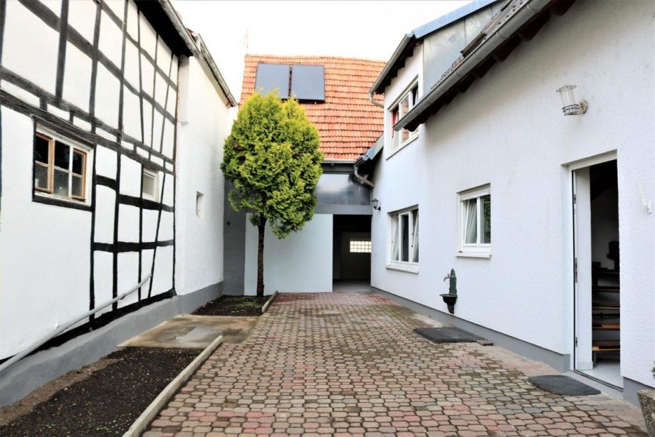 Hof Zweifamilienhaus W�rth