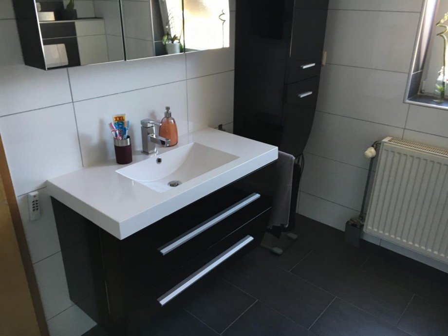 Badezimmer Bild 2 (Copy) Dachgeschosswohnung R�lzheim