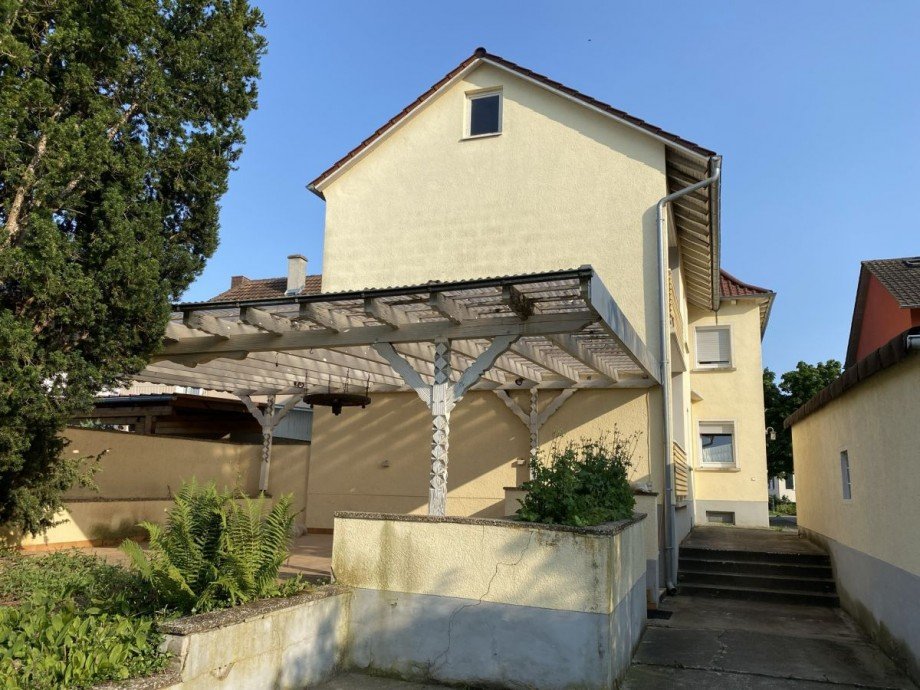 Ansicht der Terrasse vom Garten Einfamilienhaus R�lzheim