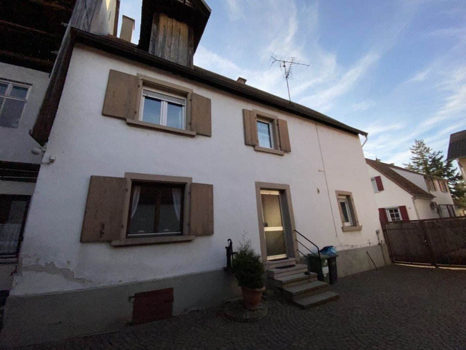 Wohngeb�ude Hofansicht Einfamilienhaus Bellheim