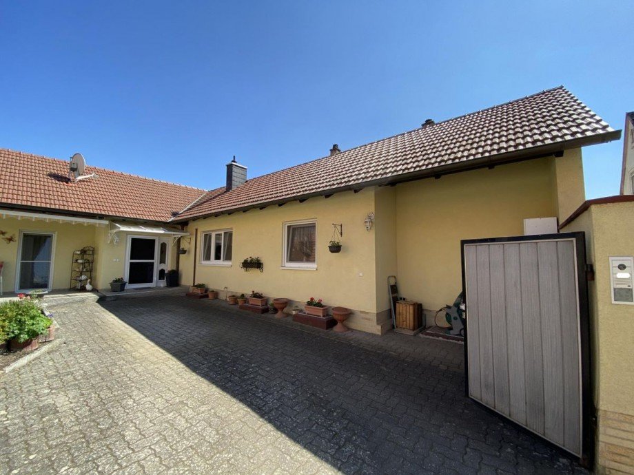 Hofansicht Einfamilienhaus Bellheim