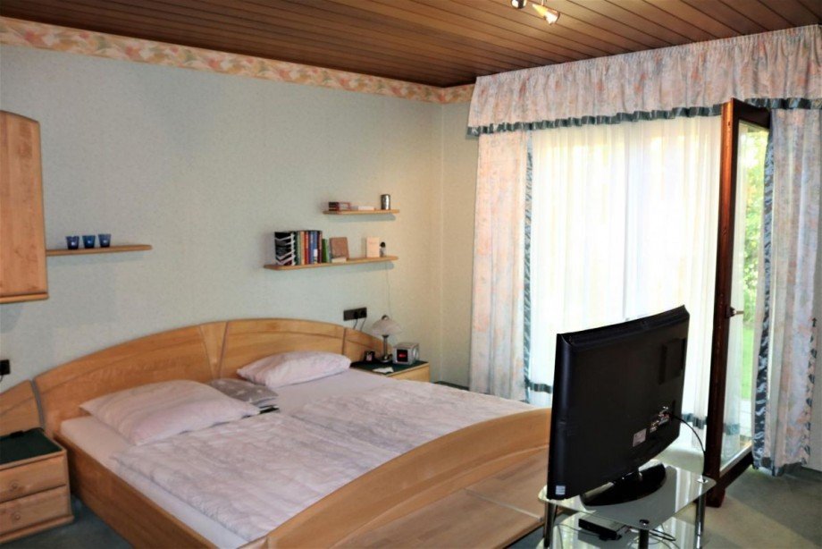 Schlafzimmer EG Zweifamilienhaus Weingarten
