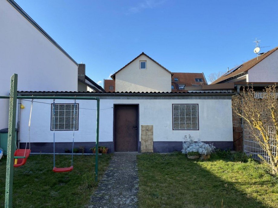 Garage vom Garten Einfamilienhaus Bellheim