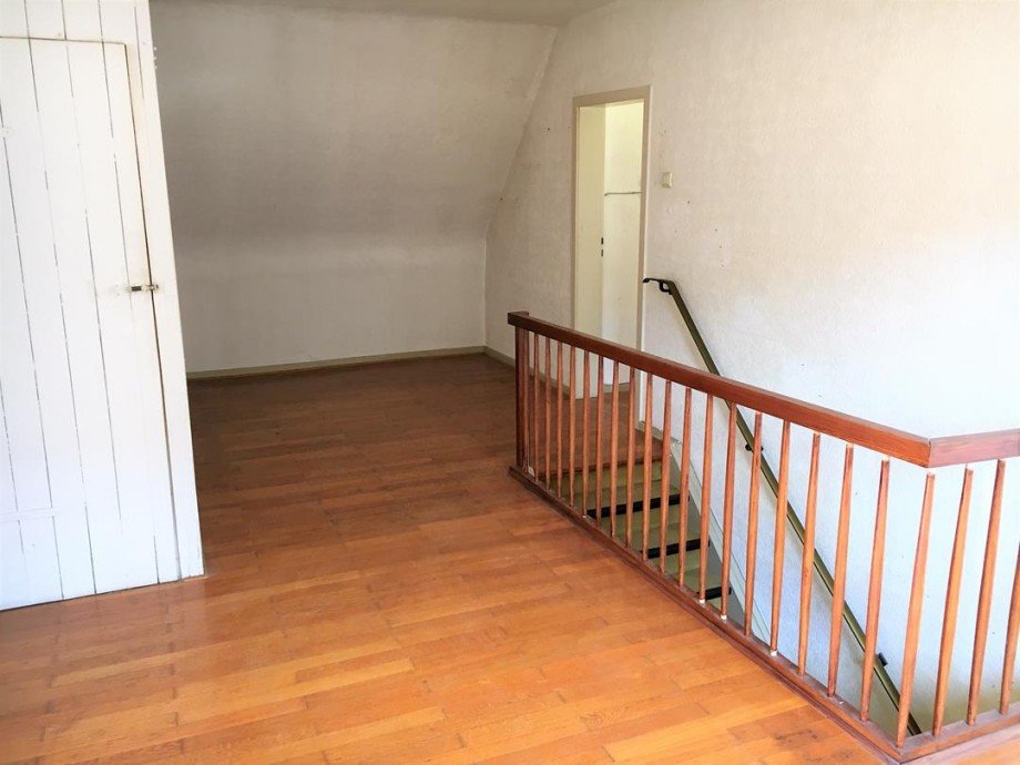 Flur OG Einfamilienhaus R�lzheim