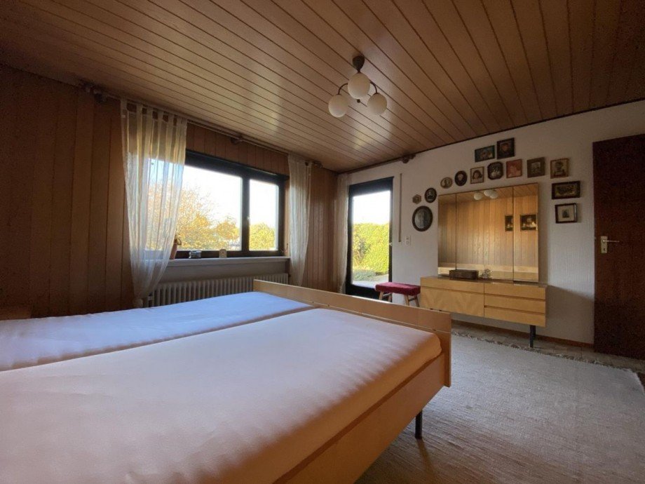 Schlafzimmer 1 Haus Weingarten
